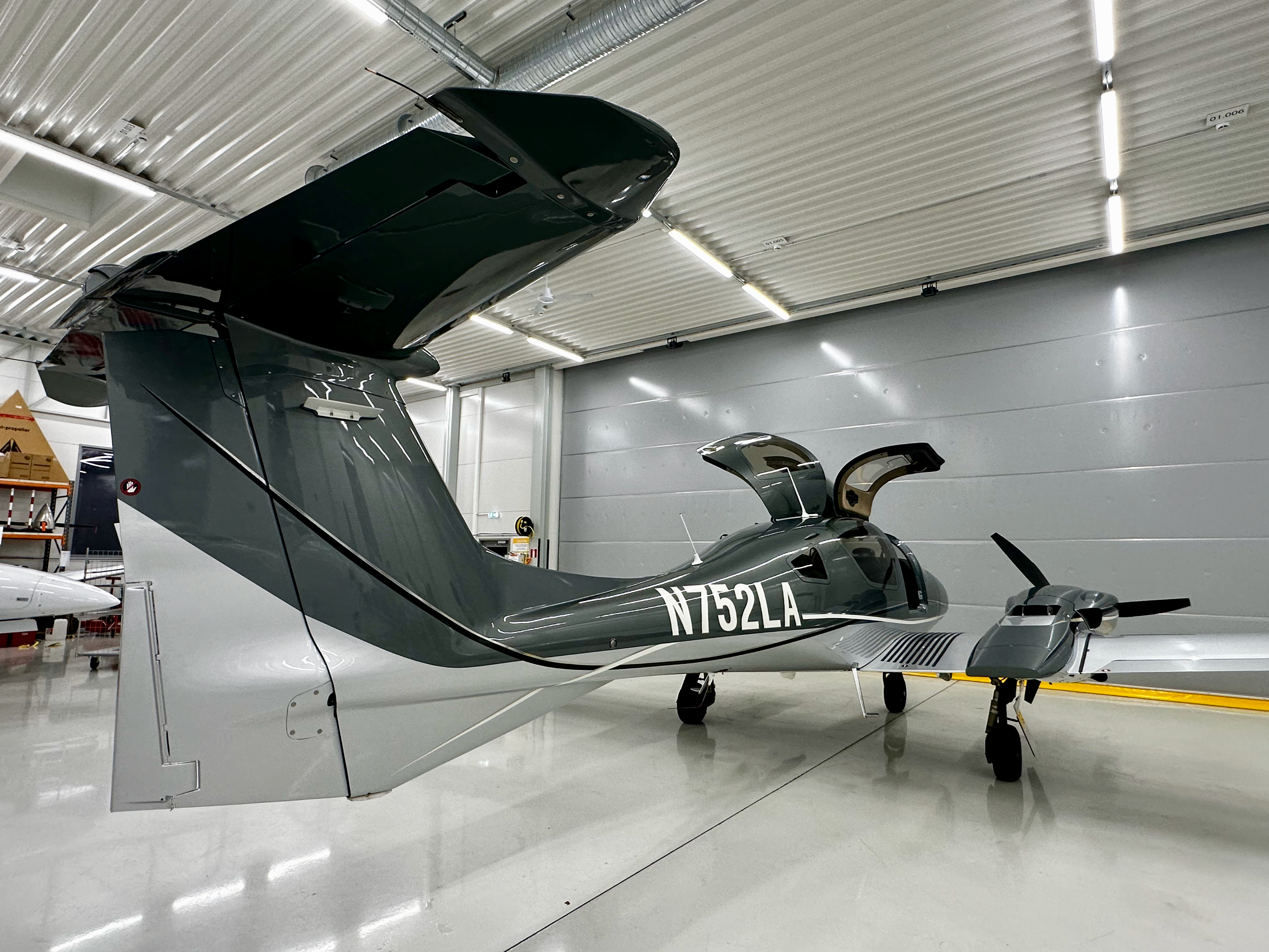 Diamond Aircraft DA62 Year 2022, s/n 62.187, photo 17