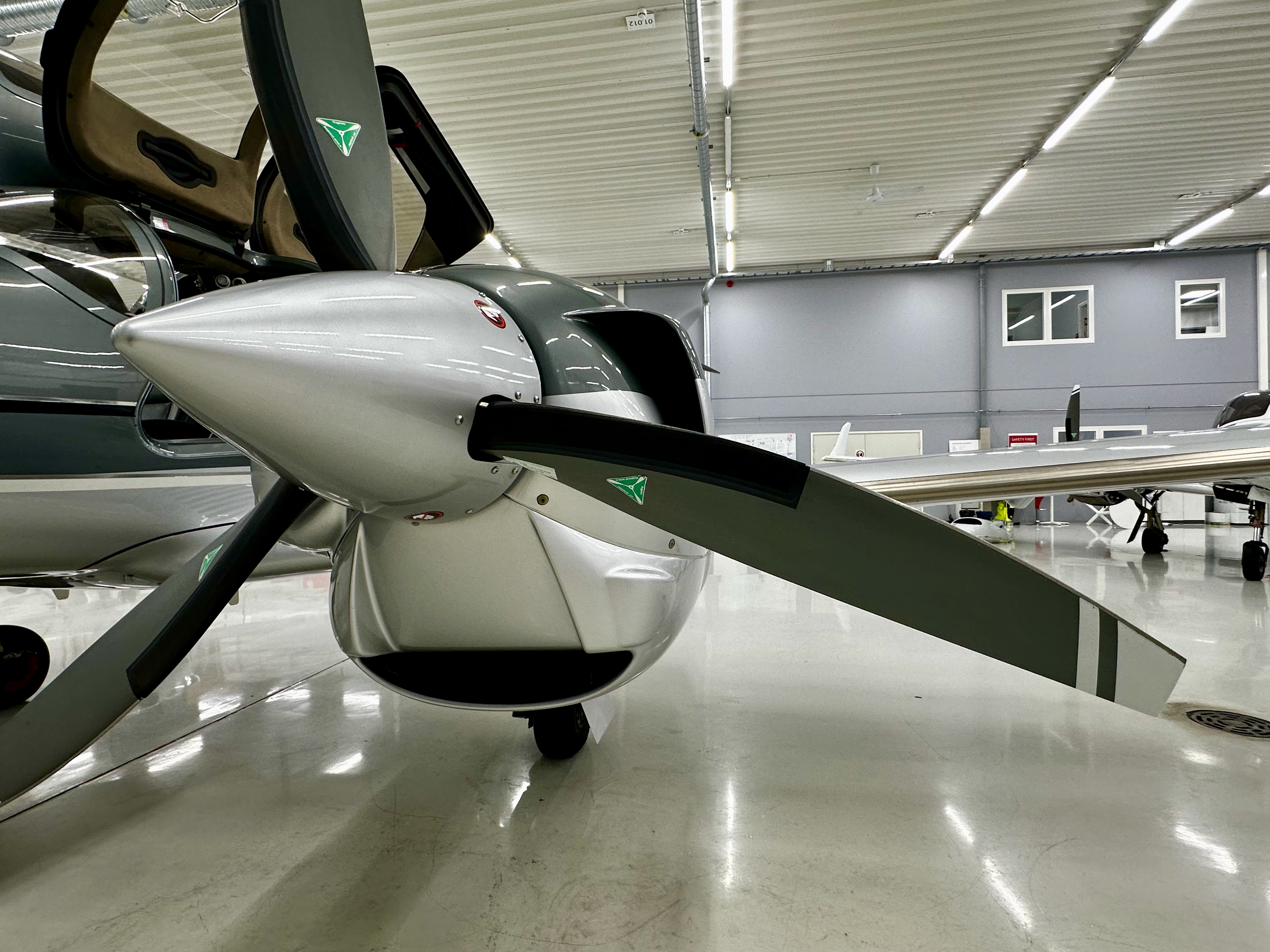 Diamond Aircraft DA62 Year 2022, s/n 62.187, photo 32